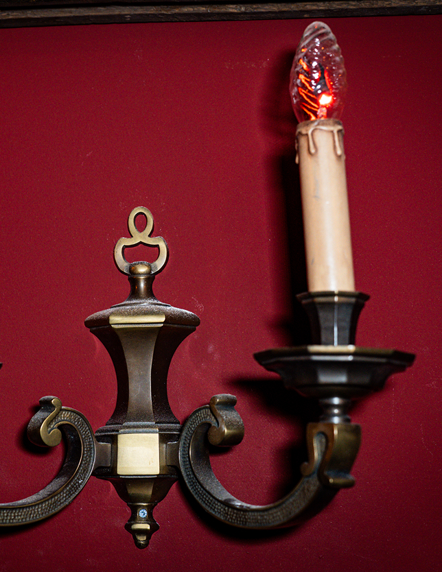 secret-professeur-tordu-chandelier